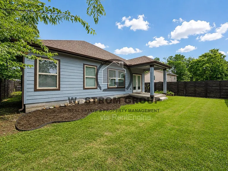 1501 Avenue E — Photo 31
