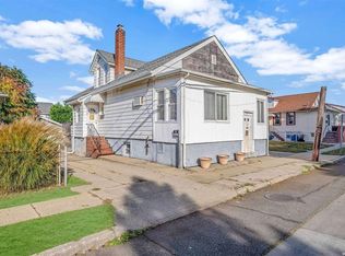 54 Carroll Ave, Valley Stream, NY 11580