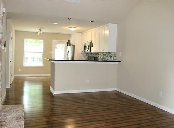 4th image of 2903 Catalina Dr #A