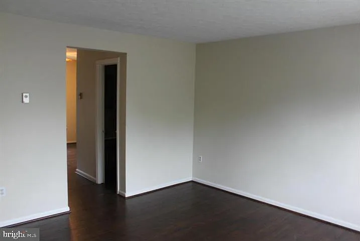 414 Cornwallis Ct — Photo 7
