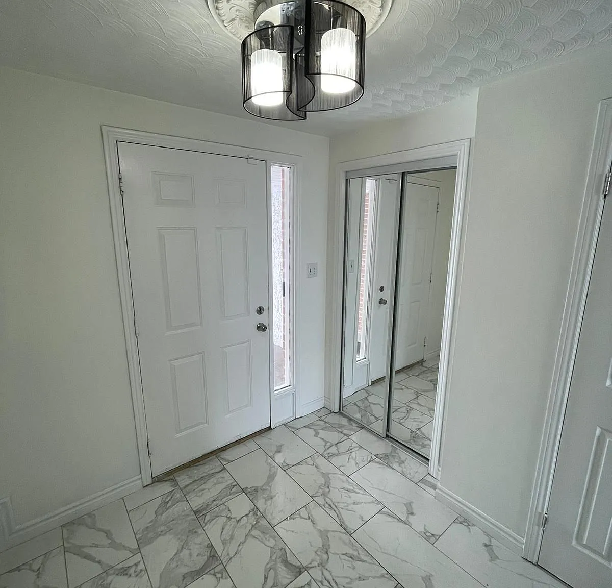 4 bed, $2,599 — Photo 2