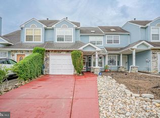 16 Park Side Dr, Sicklerville, NJ 08081