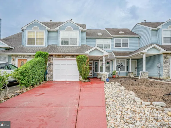 16 Park Side Dr, Sicklerville, NJ 08081