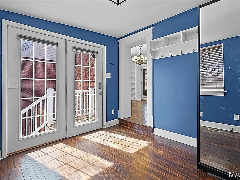 2326 Bellevue Ave — Photo 13
