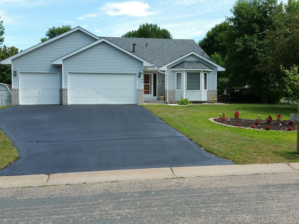 1st image of 26125 Goldfinch Ct