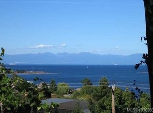 911 Haliburton St #2, Nanaimo, BC V9R6N4