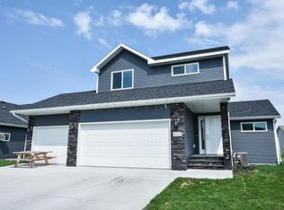 4312 10th St S, Moorhead, MN 56560