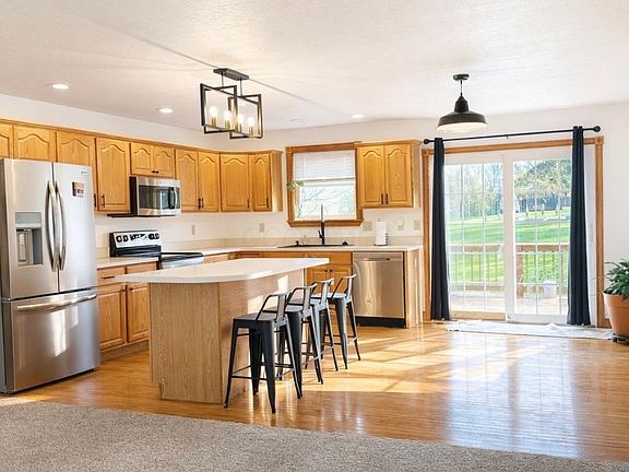 2nd image of 475 Glenmonte Dr