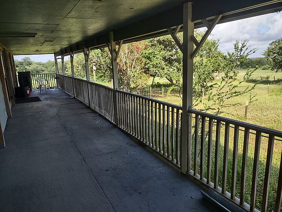 3rd image of 2473 Old Yoakum Rd