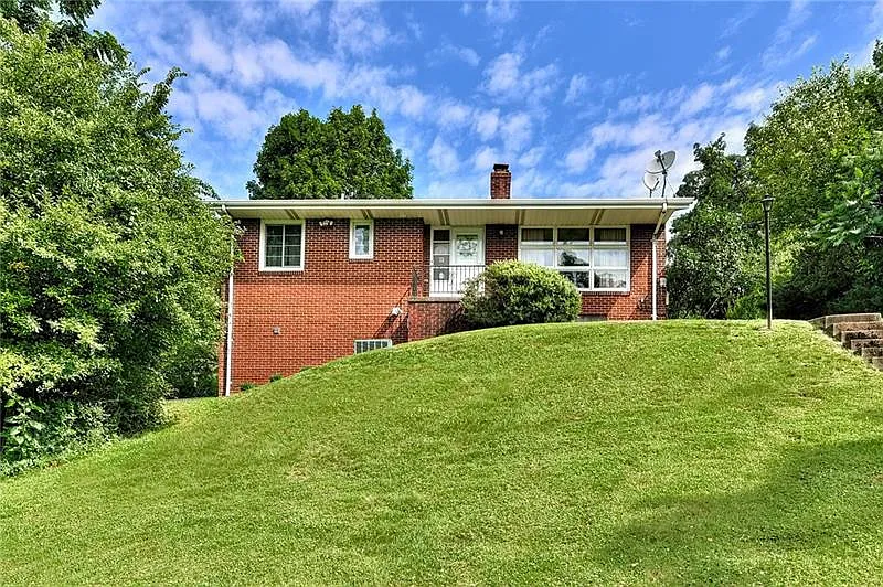 2853 School Dr photo 1