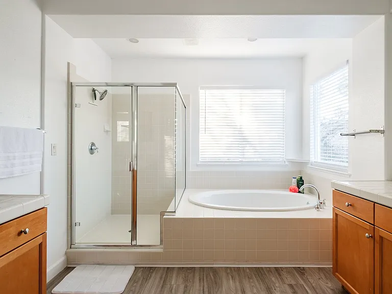 416 Cranston Ct — Photo 4