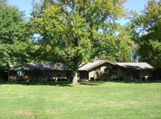 346 W Hunt Rd, Rushville, IN 46173