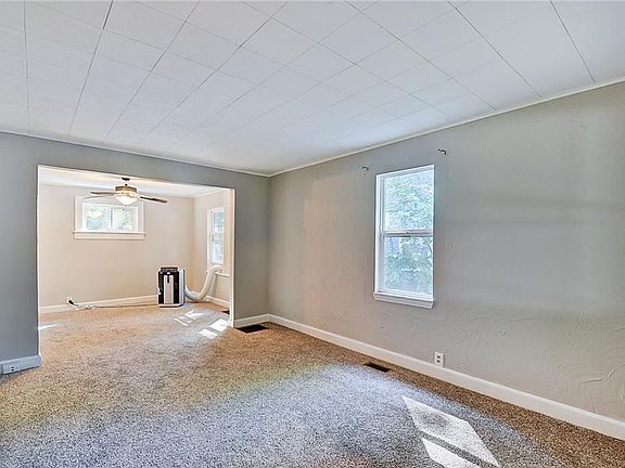 5th image of 4853 Crittenden Ave
