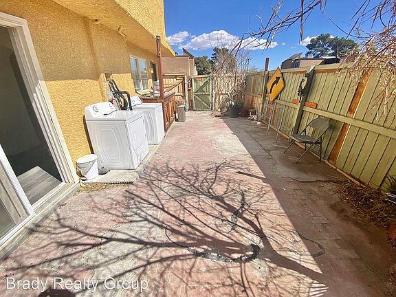4th image of 1447 Hialeah Dr APT C