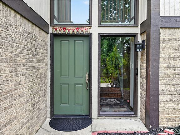 5th image of 152 Cassia Dr