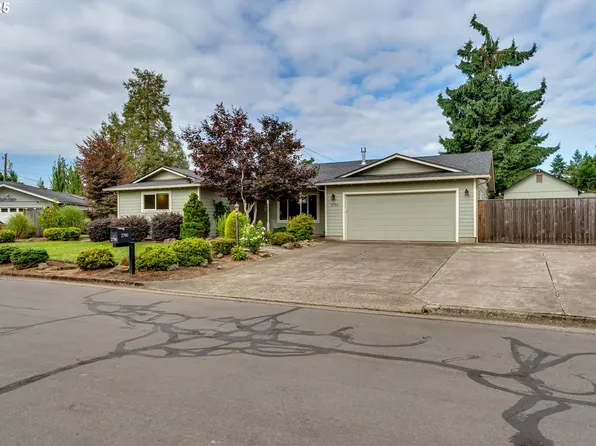 2790 32nd St, Springfield, OR 97477