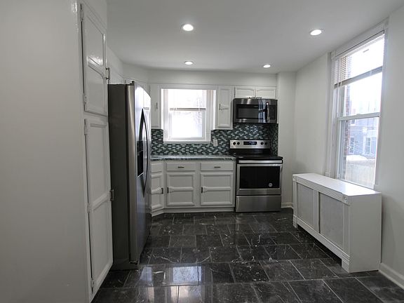 5th image of 124 W Pomona St