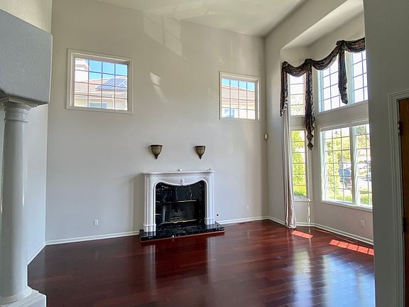 2nd image of 214 Dove Creek Ln