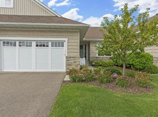 10758 Lyndale Bluffs Trl, Bloomington, MN 55420