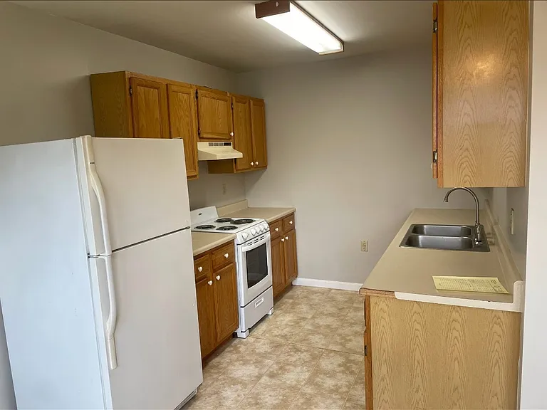 18 E Green St #C — Photo 7