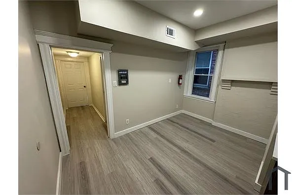 Building Photo - 88 Pulaski St #11
