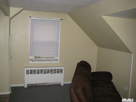 3rd image of 410 Clement Ave