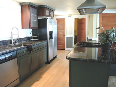 4244 Sunset Beach Rd W, University Place, WA, 98466
