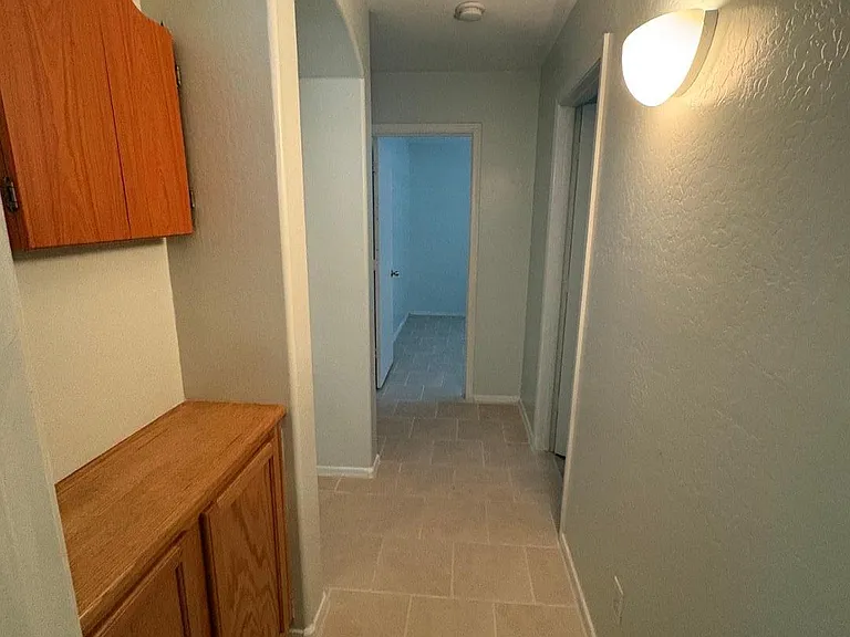 582 S 152nd Ln — Photo 7
