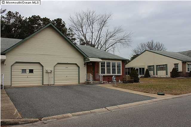 2nd image of 12 Penwood Drive #B