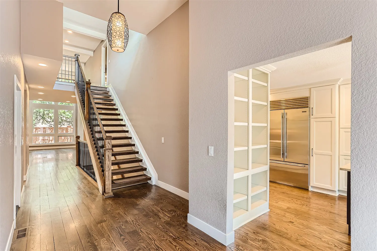 3 bed, 4737 sqft, $6,400 — Photo 4
