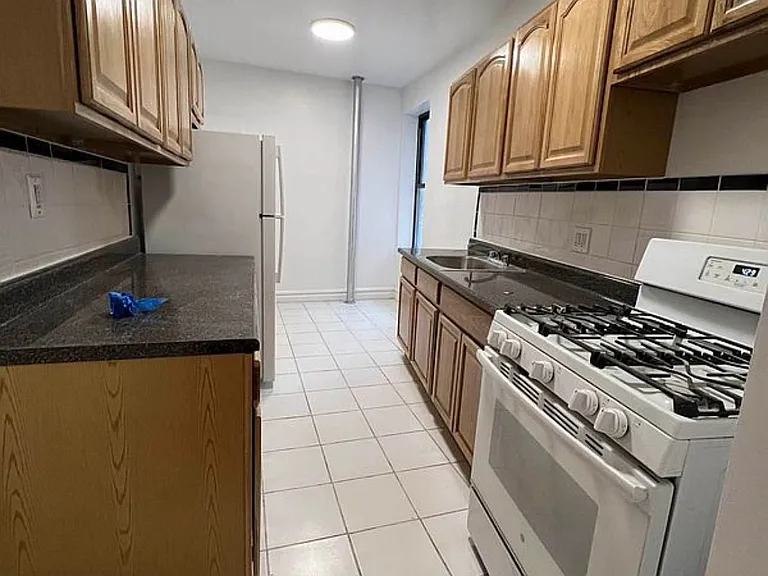 7811 Kew Forest Ln #2DA — Photo 5