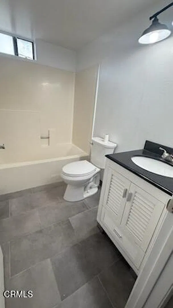 Updated 2-Bed, 2-Bath Condo in Downtown Oxnard! — Photo 4