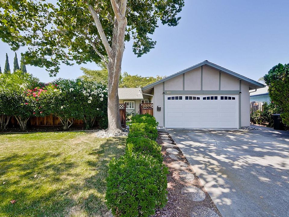 2nd image of 1815 Swanston Way