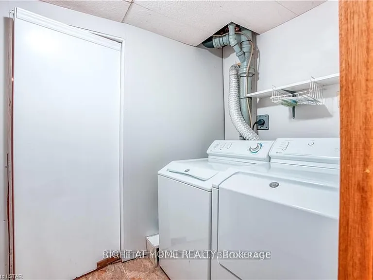 14 Graham Cres — Photo 21