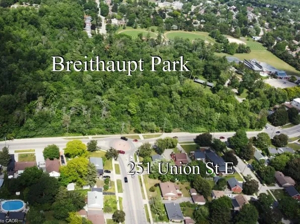 251 Union St E, Waterloo, ON N2J 1E3