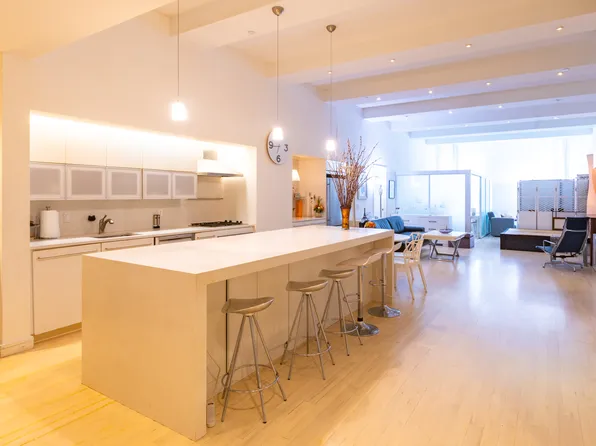 15 Broad St APT 716, New York, NY 10005