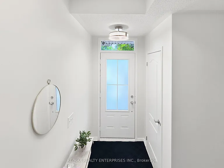112 Harbourside Dr — Photo 3