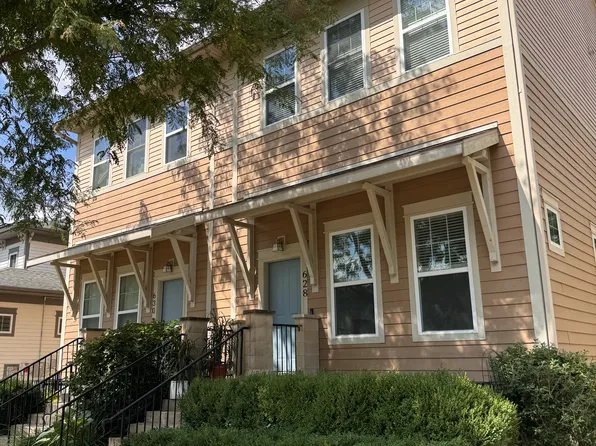 628 Walker Cir, Iowa City, IA 52245