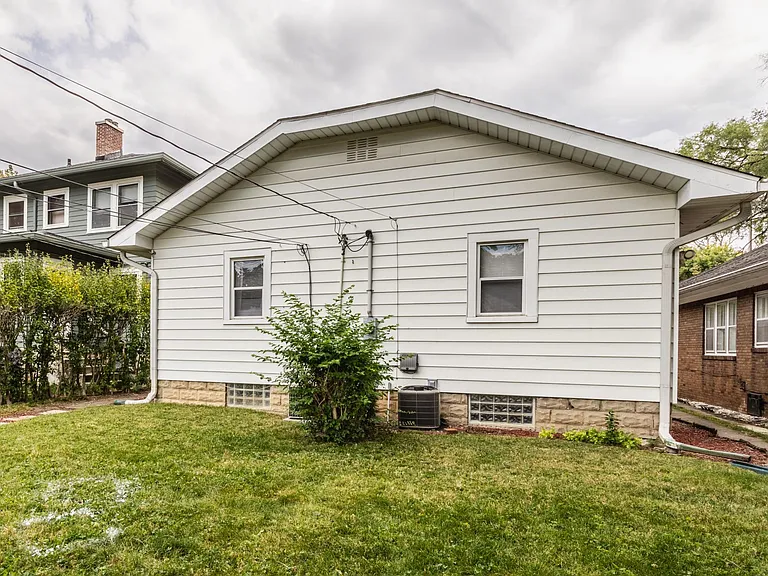 5330 N College Ave — Photo 21