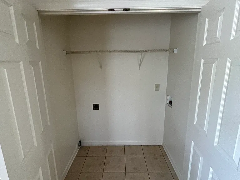 7002-7012 Autumn Dr — Photo 6