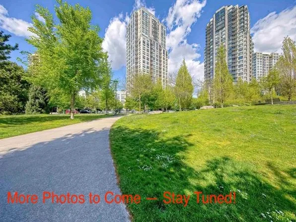 5380 Oben St #2009, Vancouver, BC V5R 6H7