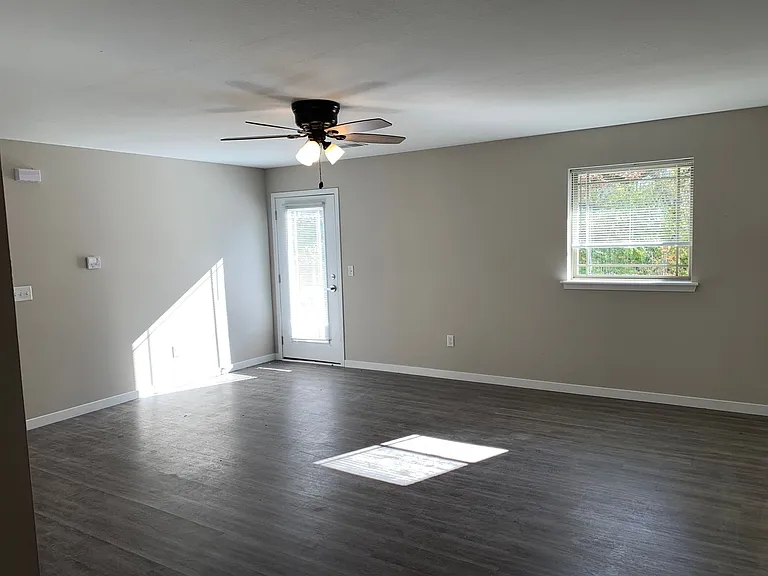 Cypress Ridge Apartments — Photo 25
