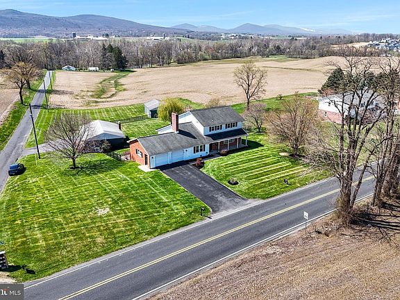 3rd image of 1387 Lutztown Rd