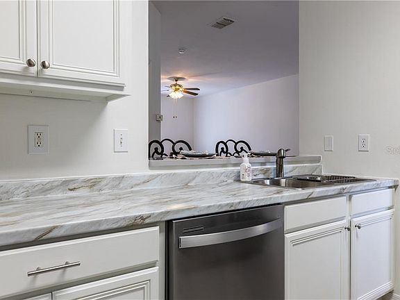 5th image of 8509 Broken Willow Ct