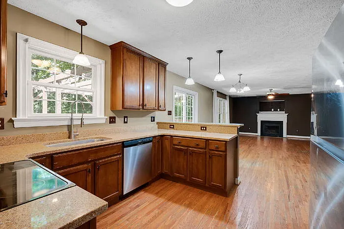 316 Abbey Ct — Photo 16