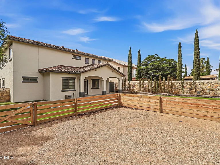 3121 Tierra Paola Ln — Photo 45