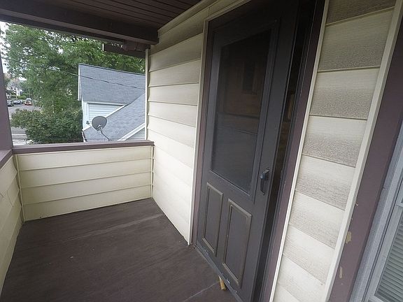 5th image of 75 Pine St