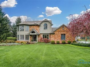 7438 Salisbury Rd, Maumee, OH 43537