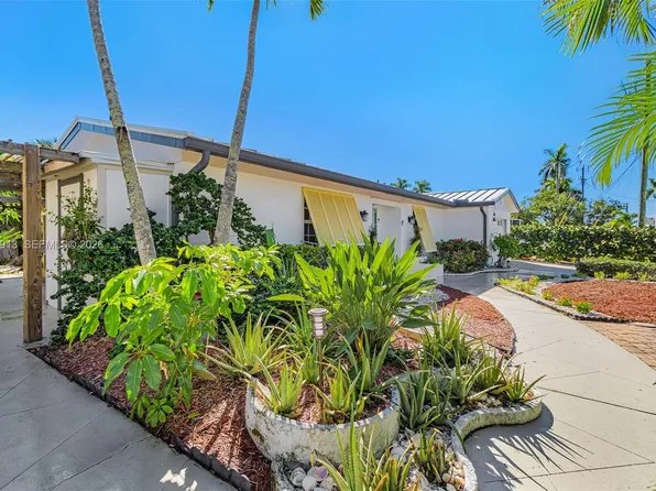 11860 Island Ave, Matlacha, FL 33993