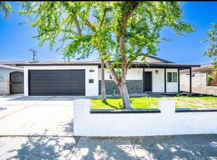 1702 W Myrtle St, Santa Ana, CA 92703